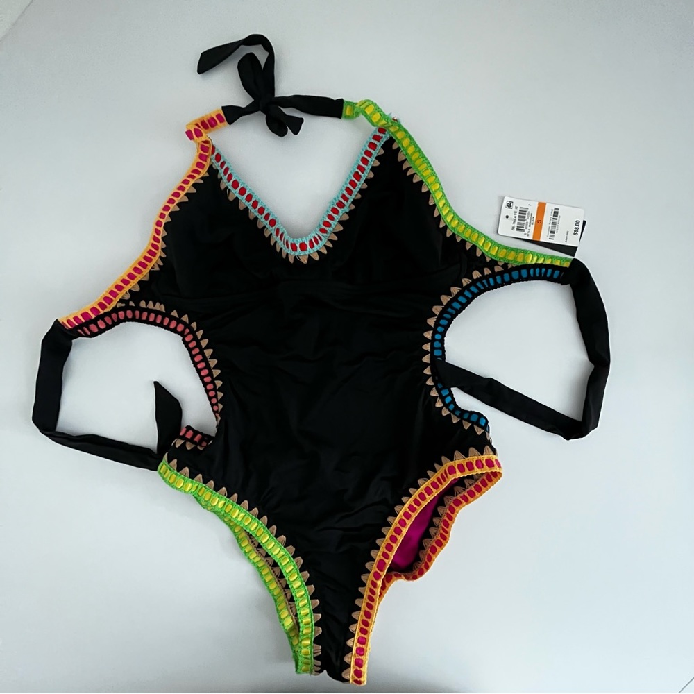 Bar lll  Be-Weave It One Piece Swimsuit with plunge back - S